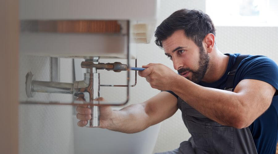 Expert burst pipe repair services in Avoca, IN
